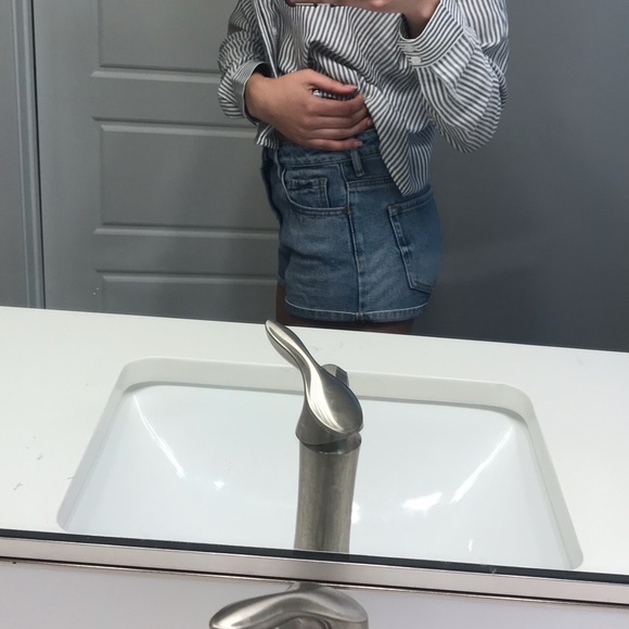 Denim shorts - Picture 2 of 4